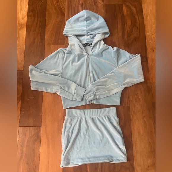 PrettyLittleThing Light Blue Hoodie and Skirt Velour Set - Picture 1 of 1